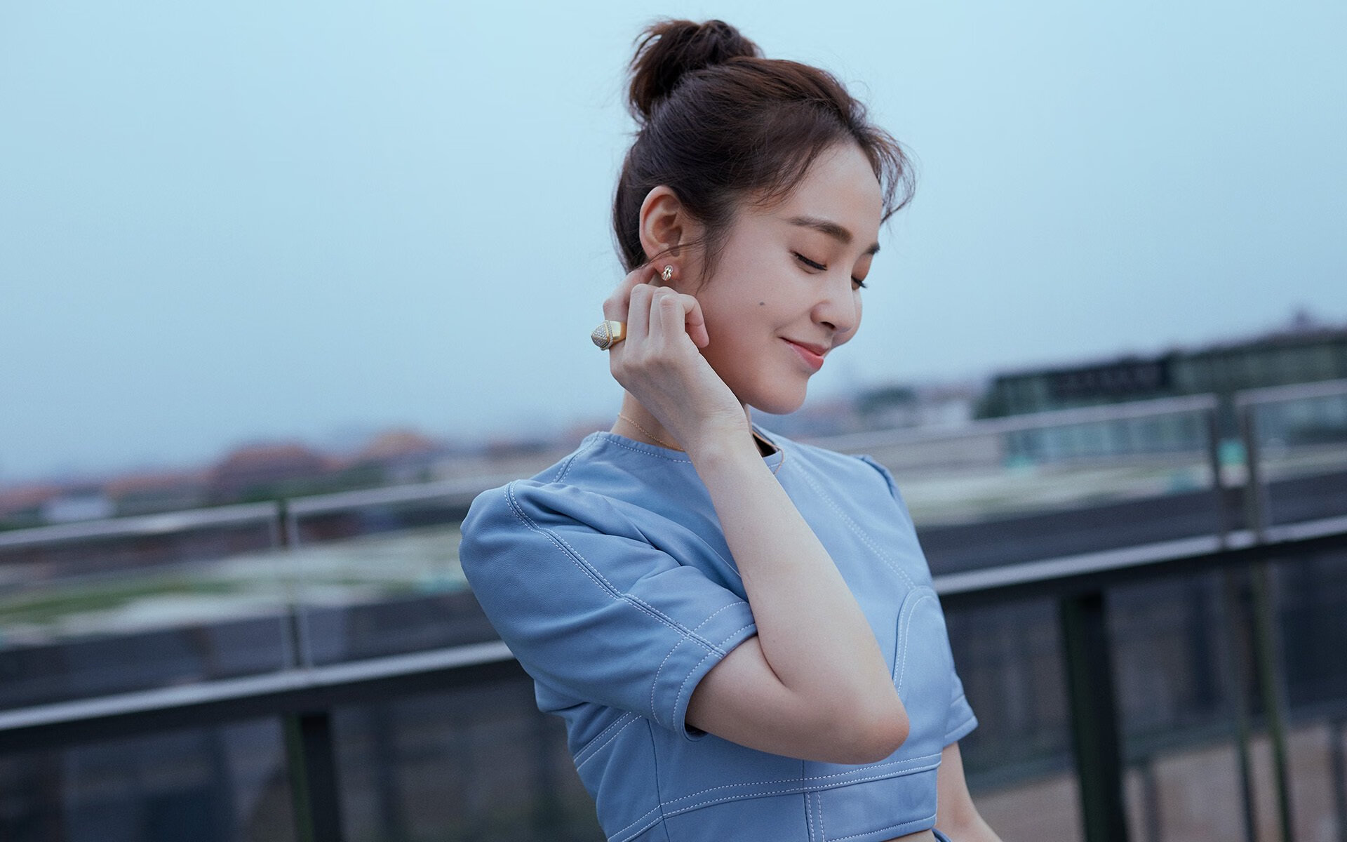 开云体育官方网站-赛场变魔术：运动员的奇异花式击球，魔术表演球