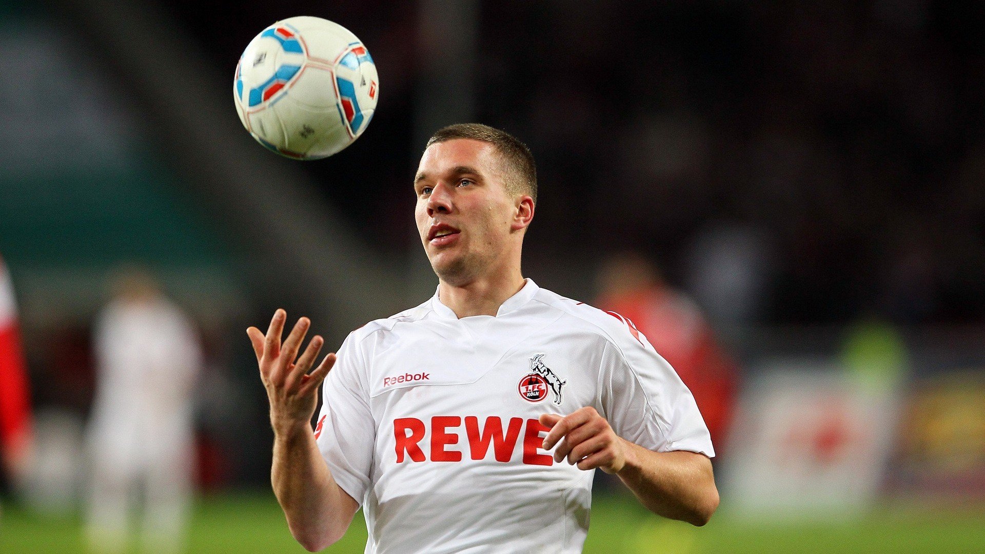 墨西哥队在国际比赛中展现团队精神，墨西哥联赛球队队徽