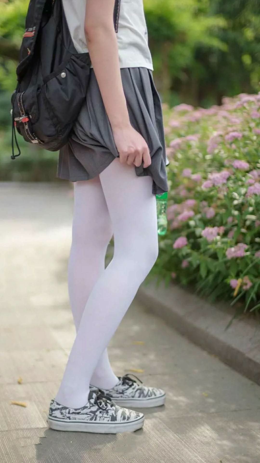 瞩目明星对决：梅西与C朗的焦点相遇，梅西配合